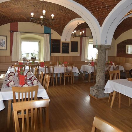 Stiftsgasthof Hochburg Zewnętrze zdjęcie