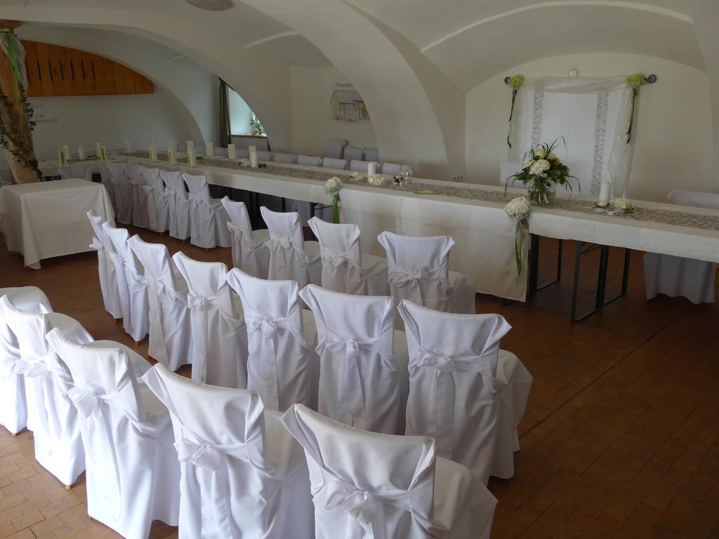 Stiftsgasthof Hochburg Zewnętrze zdjęcie
