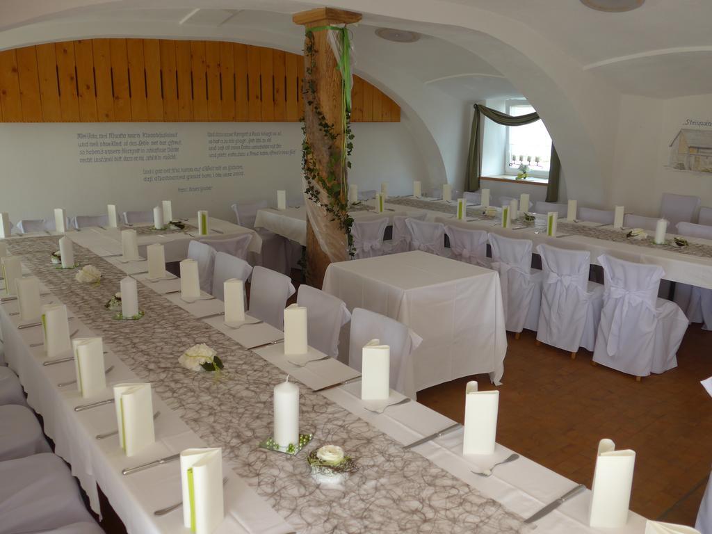 Stiftsgasthof Hochburg Zewnętrze zdjęcie