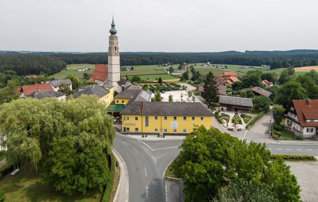 Stiftsgasthof Hochburg Zewnętrze zdjęcie